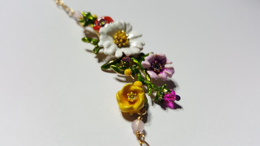 multi flowers necklace