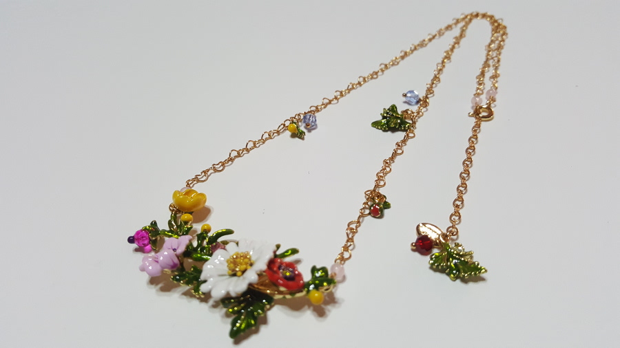 multi flowers necklace