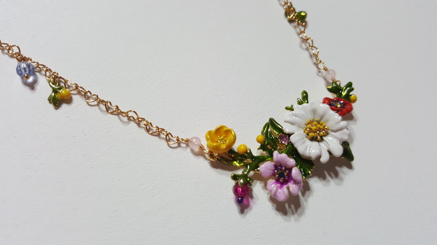 multi flowers necklace