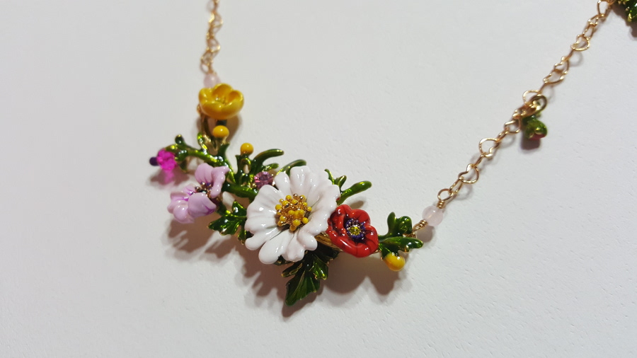 multi flowers necklace