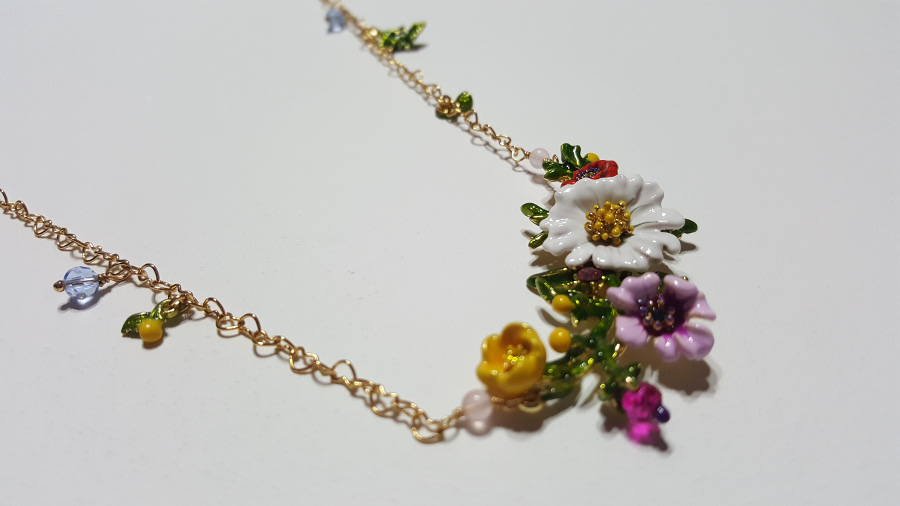 multi flowers necklace