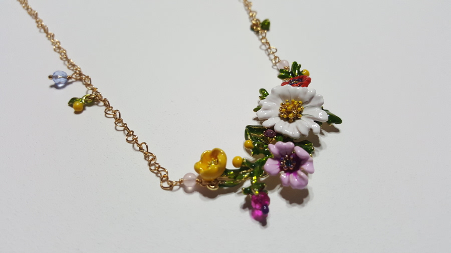 multi flowers necklace