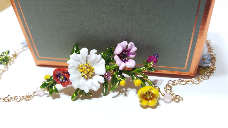 multi flowers necklace