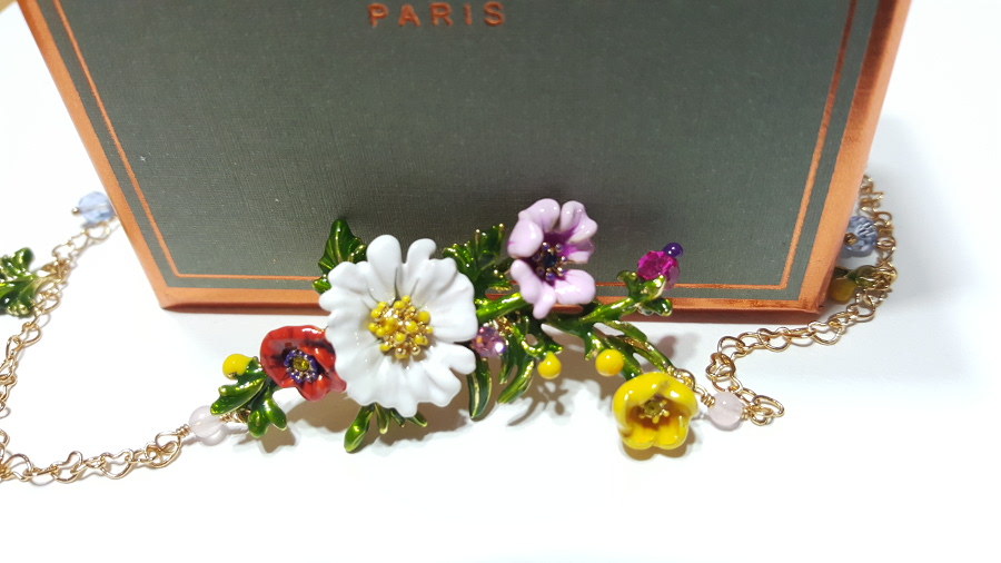 multi flowers necklace